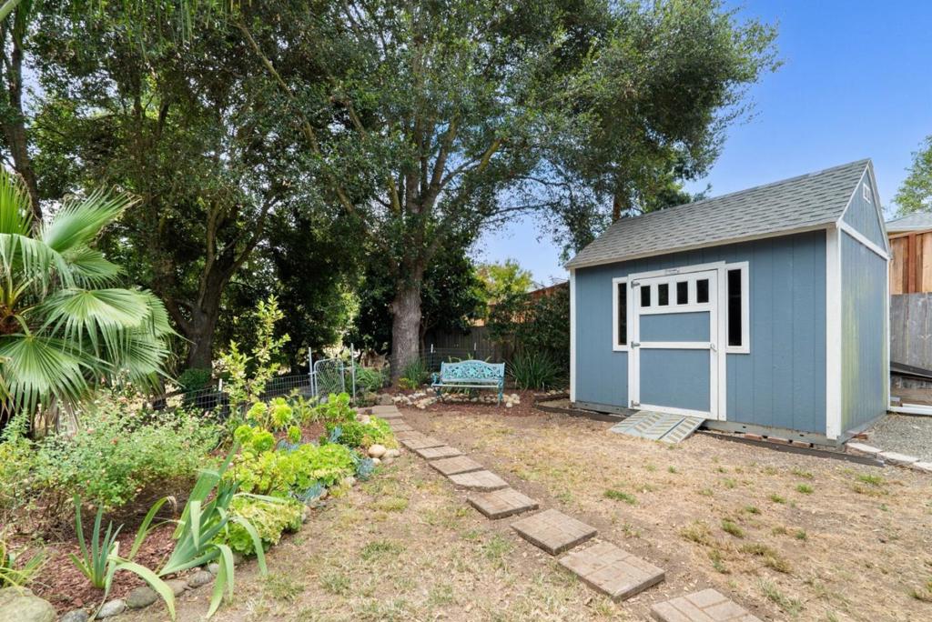 main property photo 41