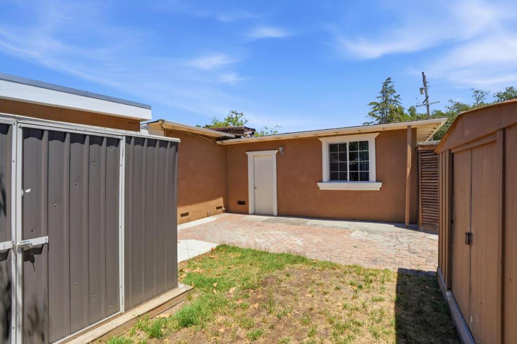 main property photo 44
