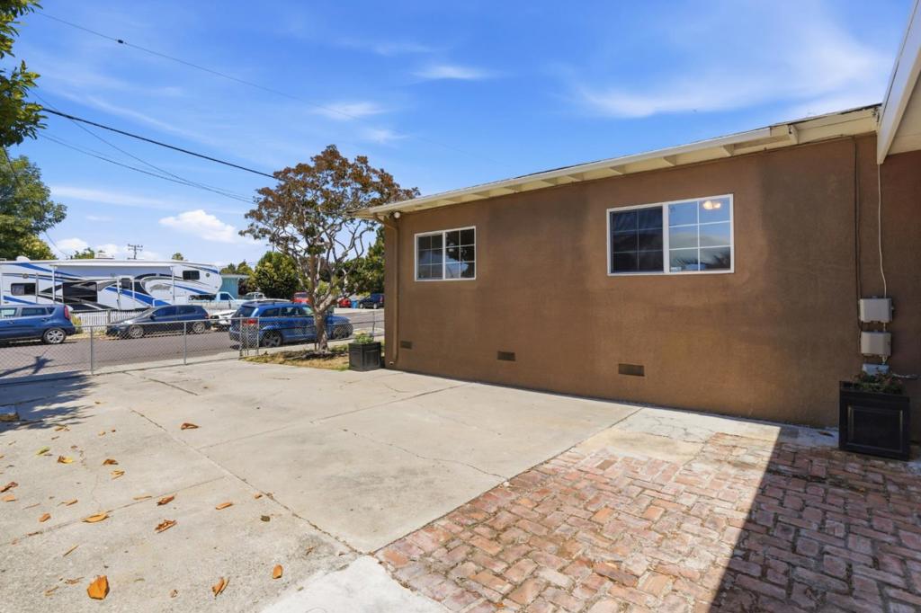 main property photo 49