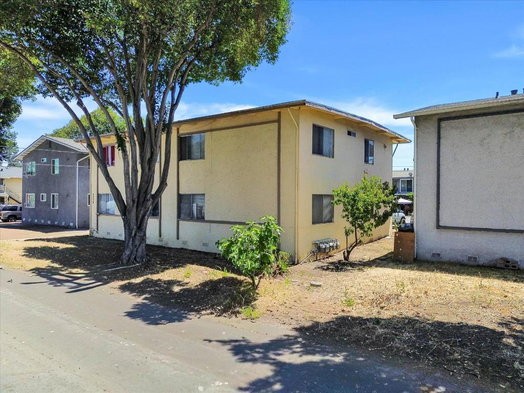 main property photo 10