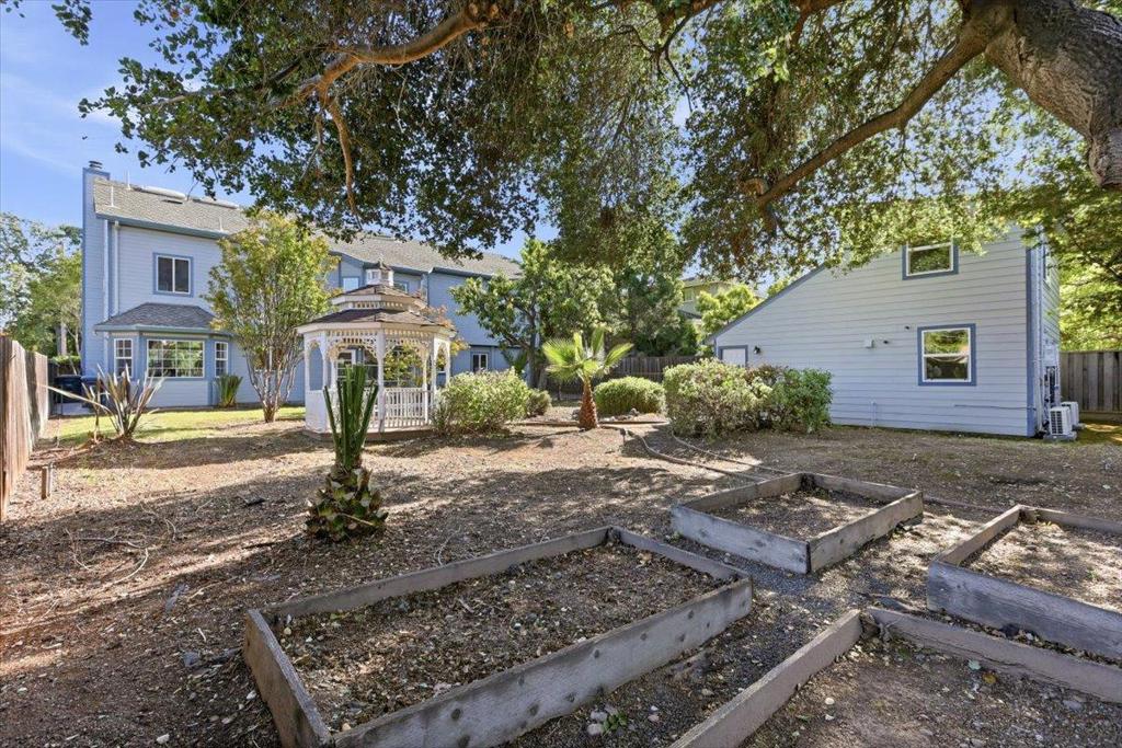main property photo 80