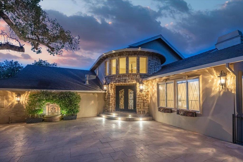 main property photo 10
