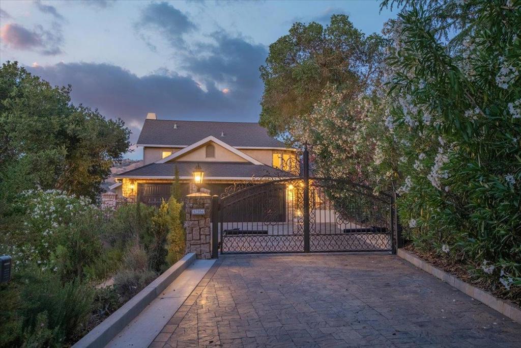 main property photo 12