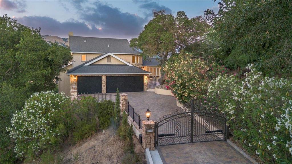 main property photo 6