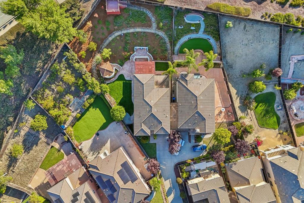 main property photo 78