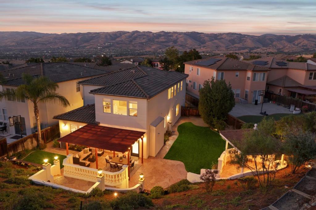 main property photo 99