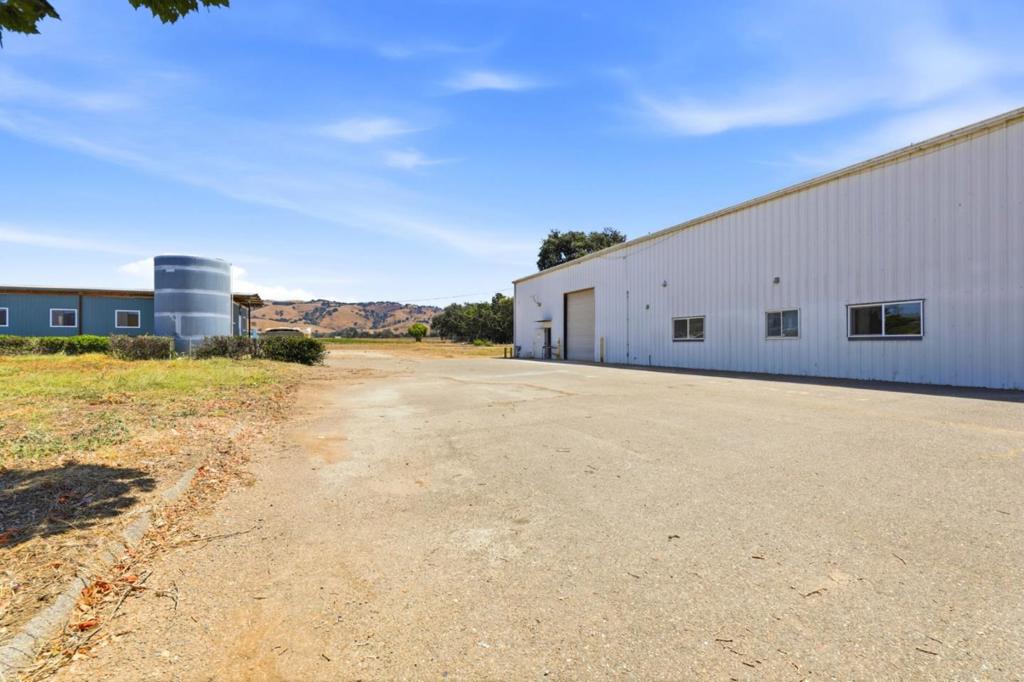 main property photo 12