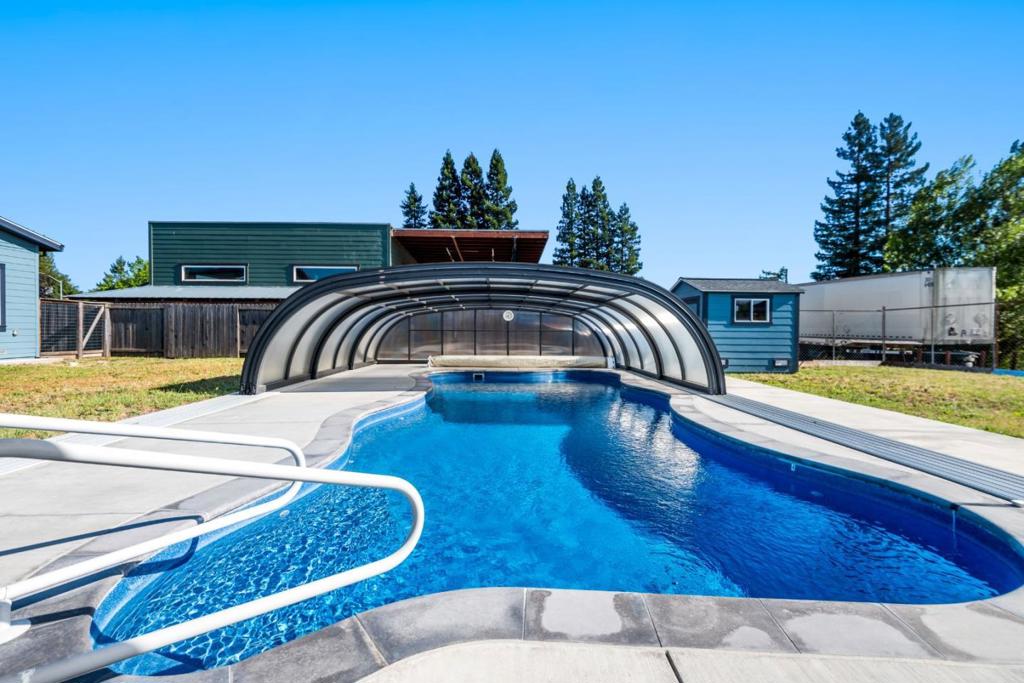 main property photo 45