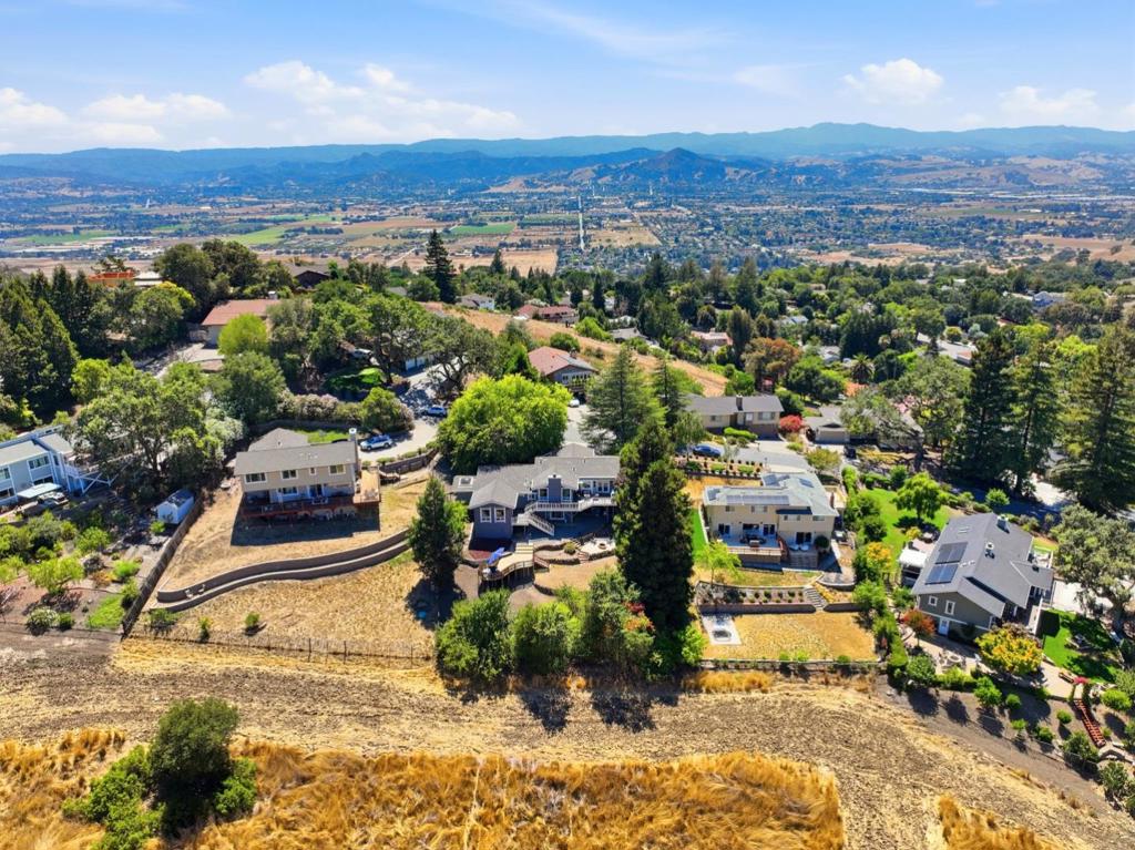 main property photo 50