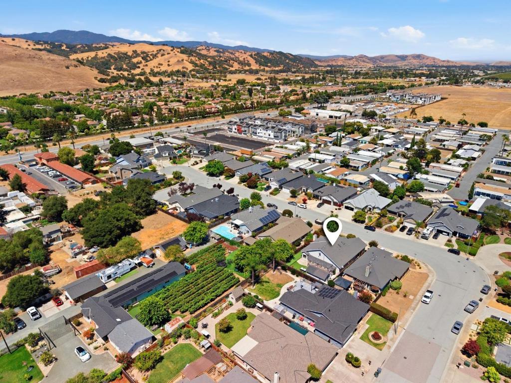 main property photo 32
