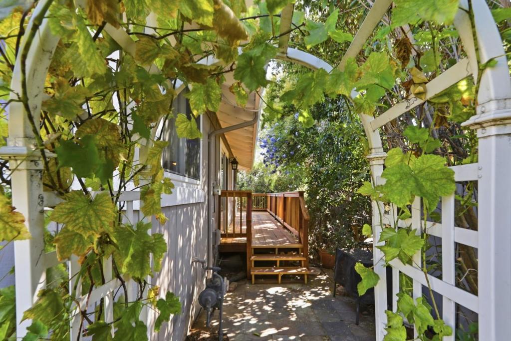 main property photo 50