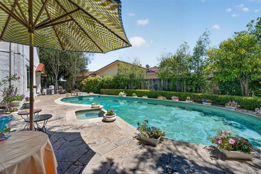 main property photo 61