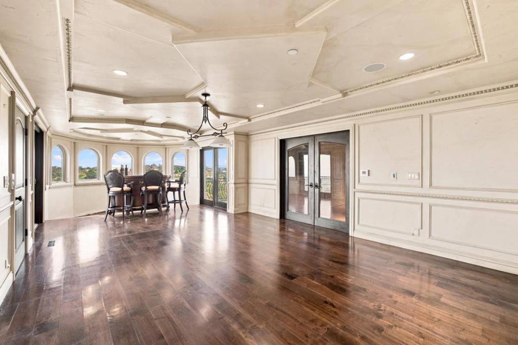 main property photo 61
