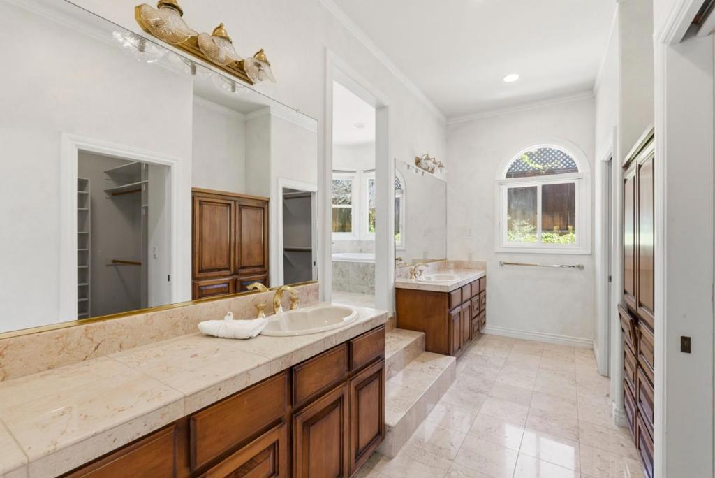 main property photo 59