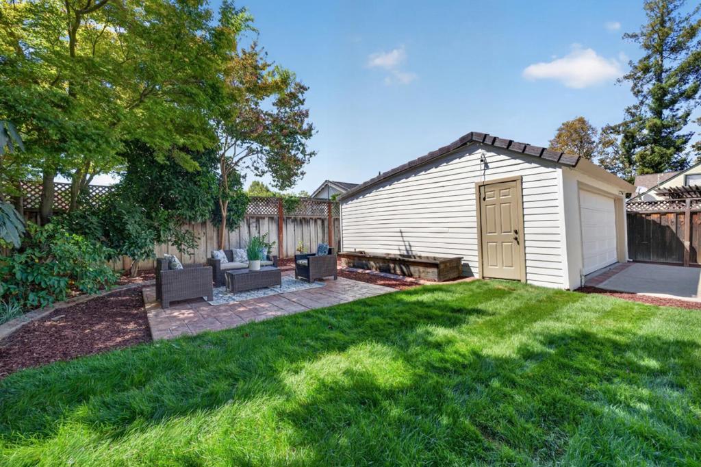 main property photo 40