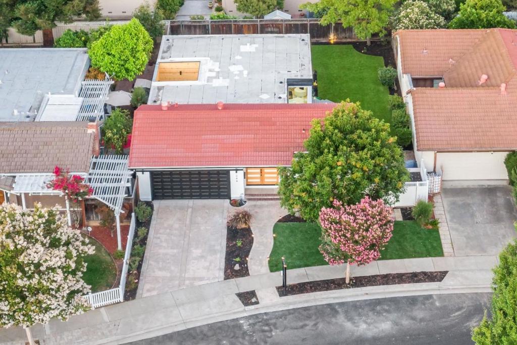 main property photo 75