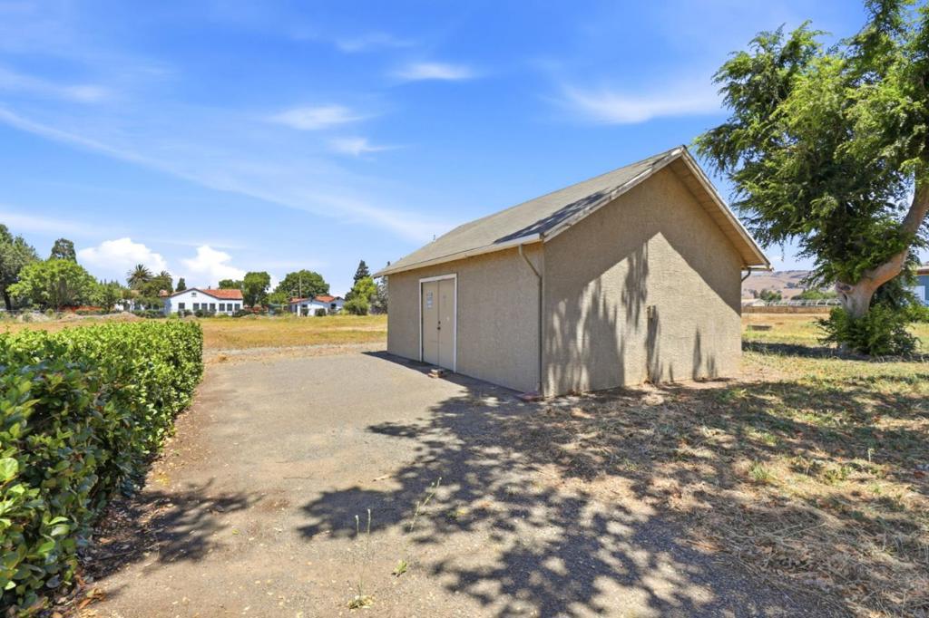 main property photo 59