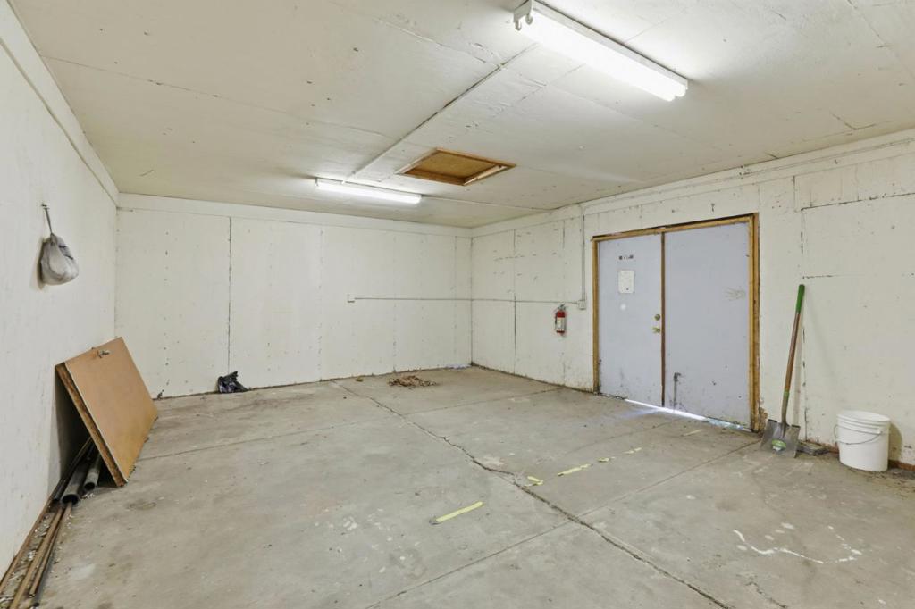 main property photo 61