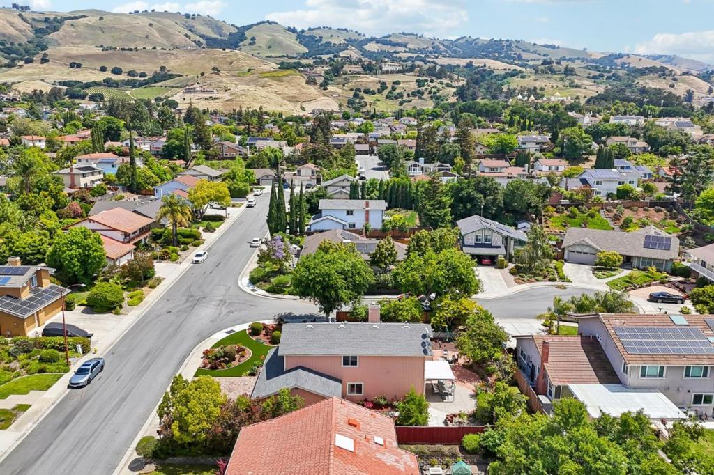 main property photo 75