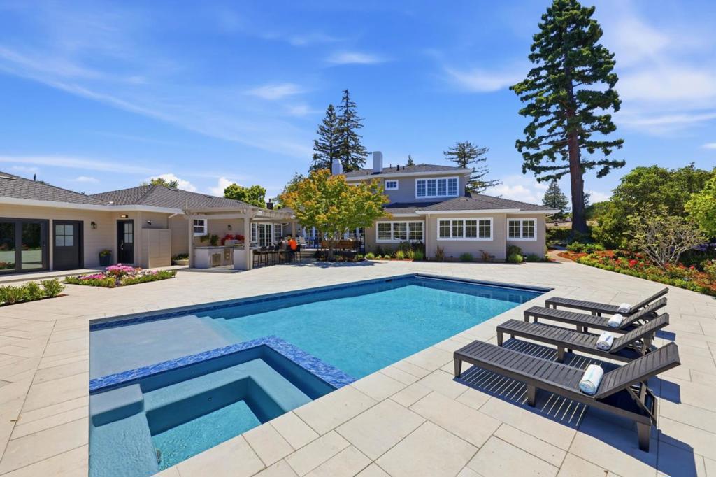 main property photo 77