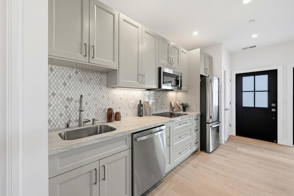 main property photo 83