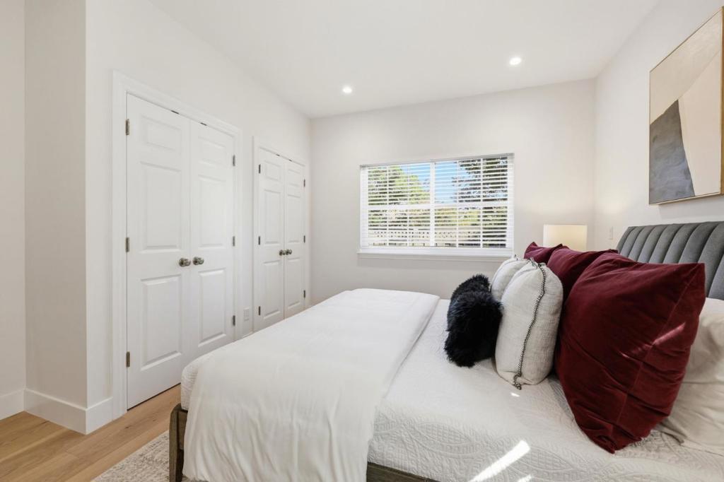 main property photo 90