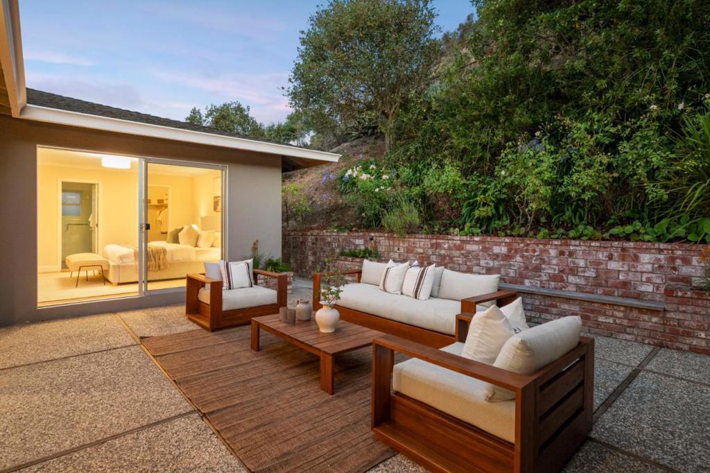 main property photo 74