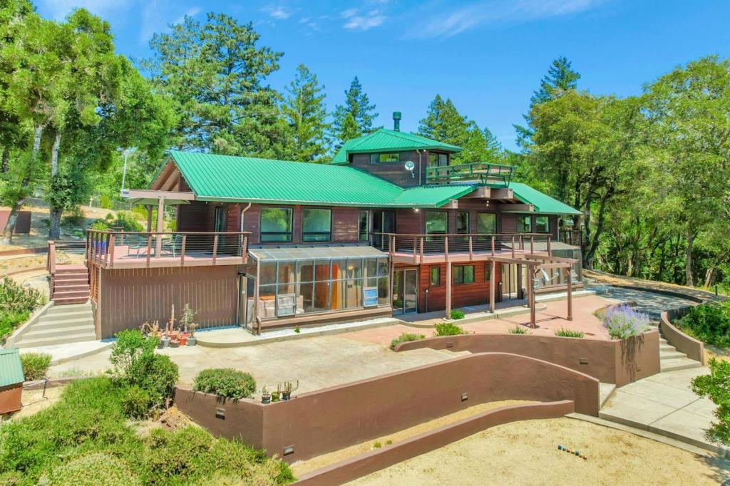 main property photo 6