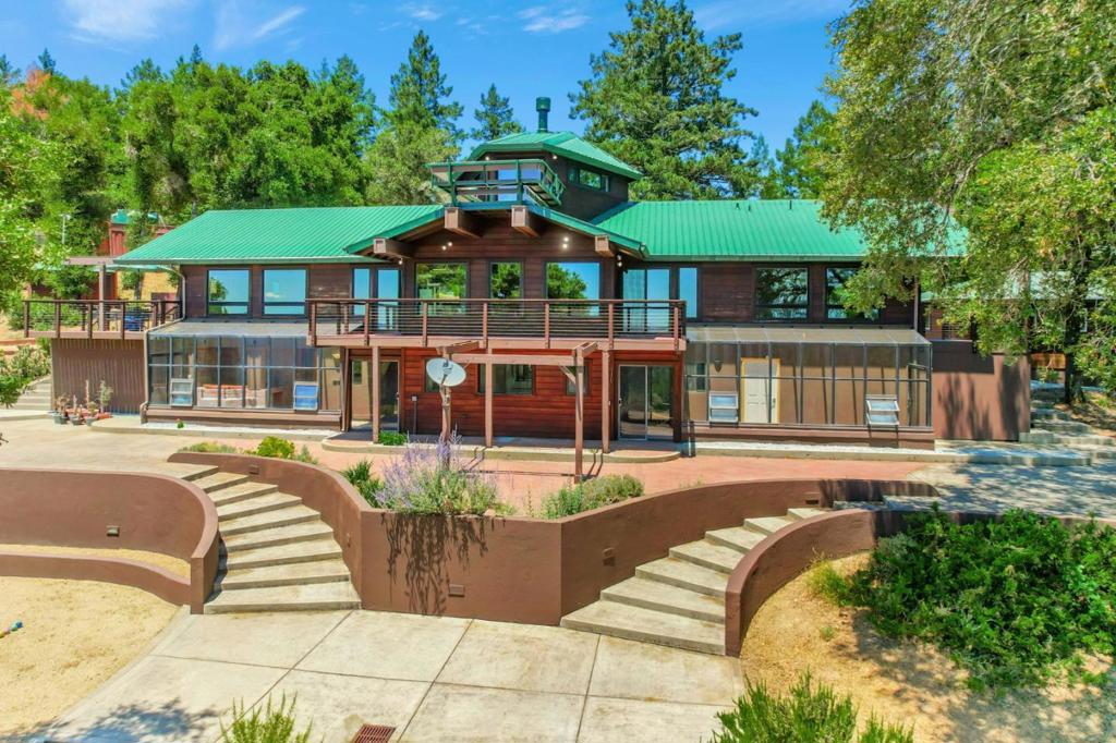 main property photo 81
