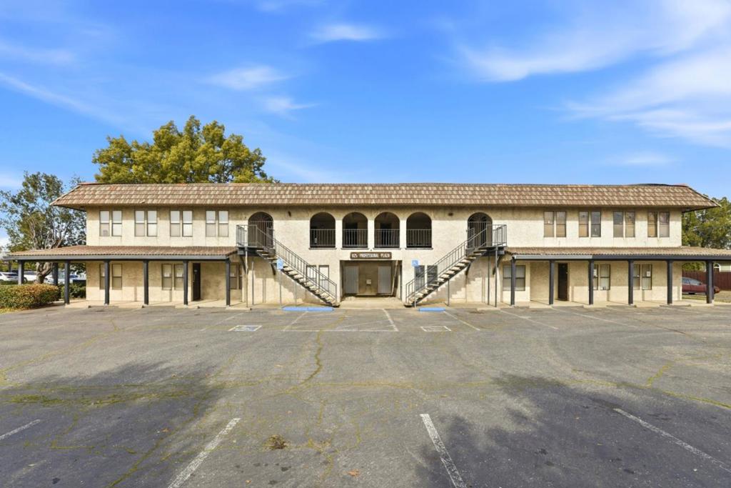 main property photo 1