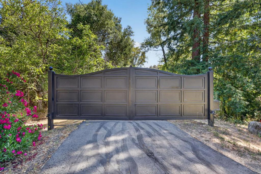 main property photo 70