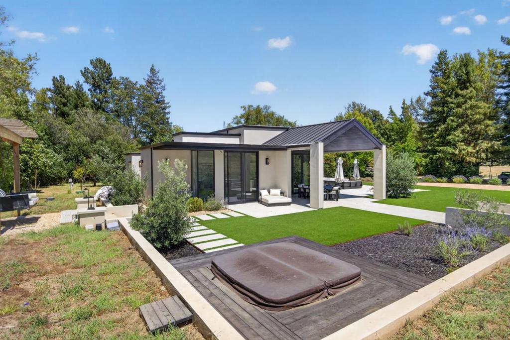 main property photo 79