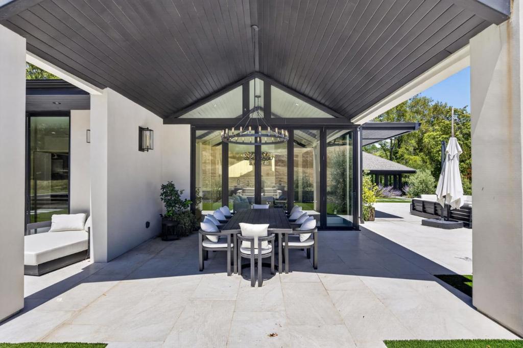 main property photo 82