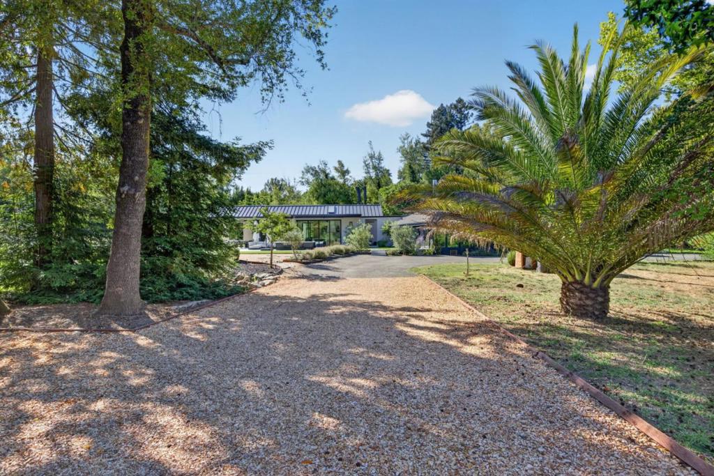 main property photo 99