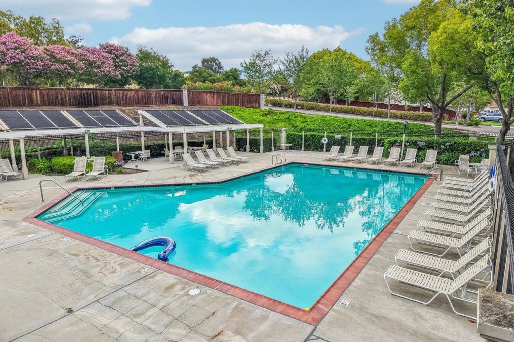 main property photo 60