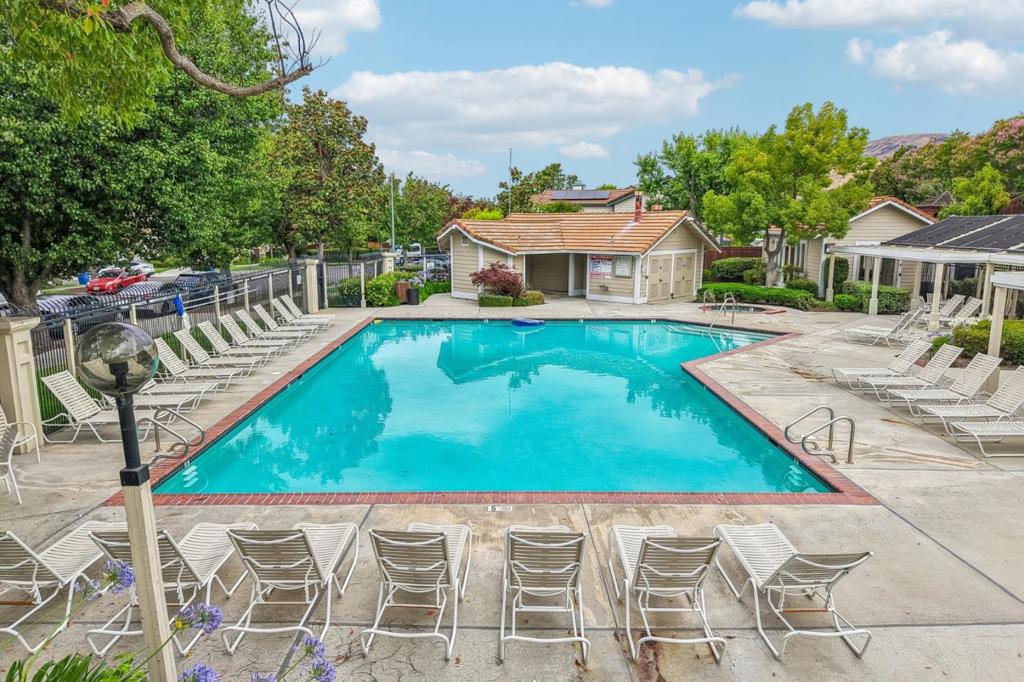 main property photo 62