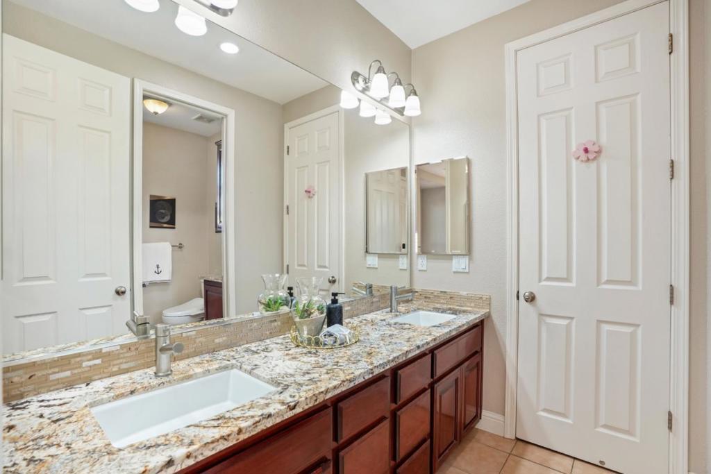 main property photo 74