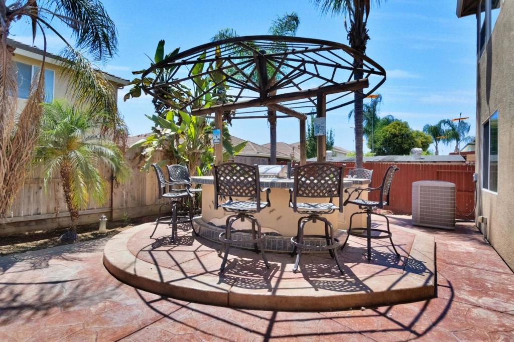 main property photo 45