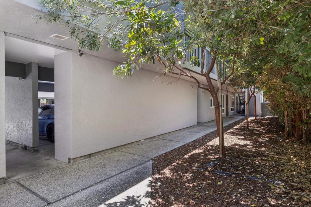 main property photo 61