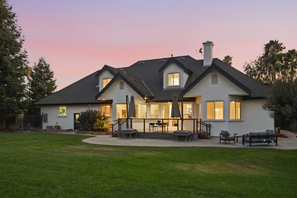 main property photo 74
