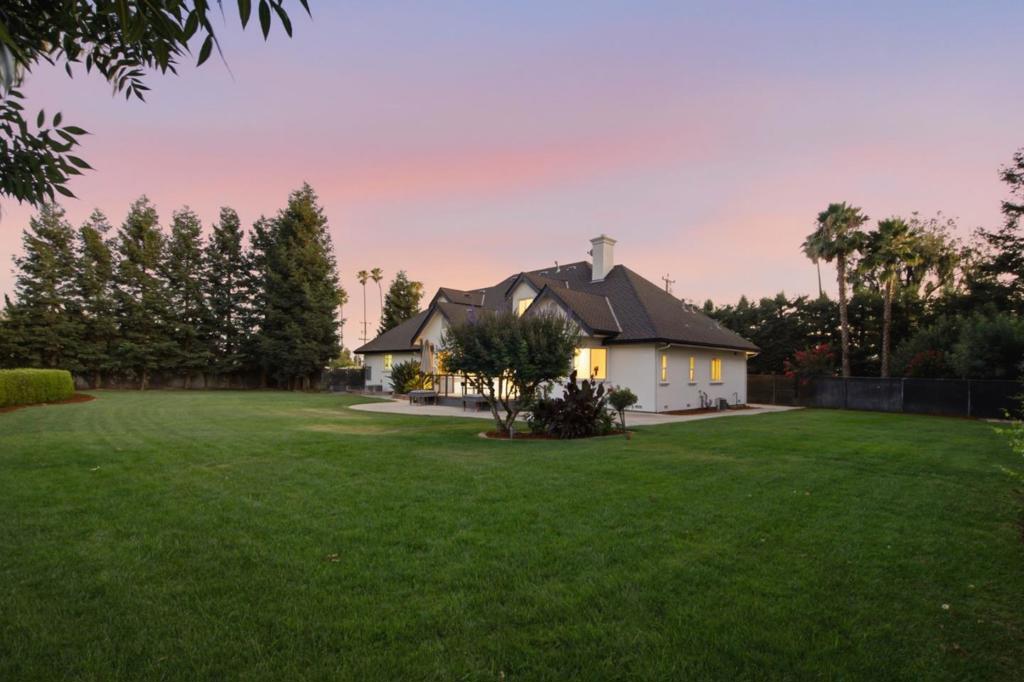 main property photo 76
