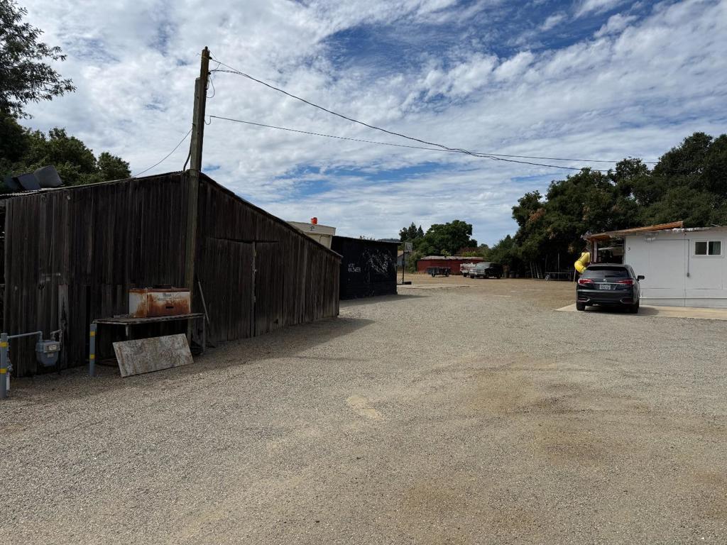 main property photo 6
