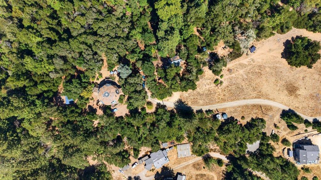 main property photo 40