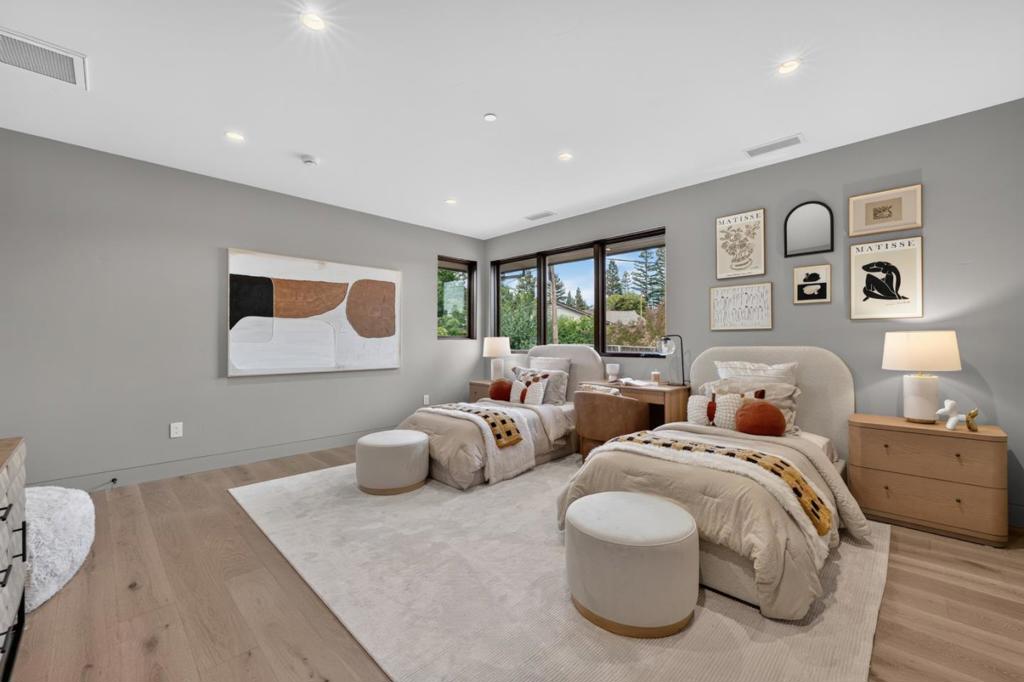 main property photo 78