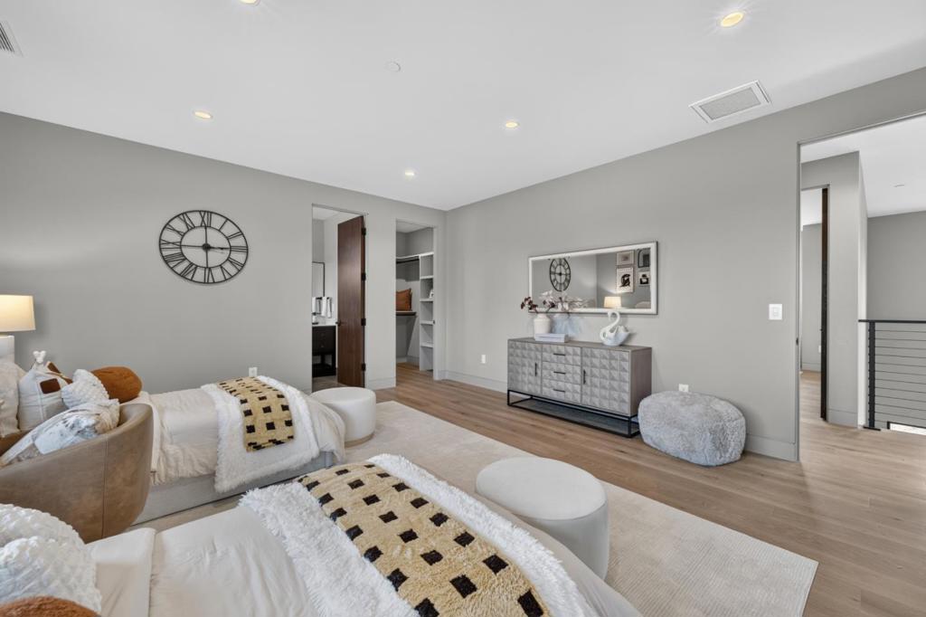 main property photo 80