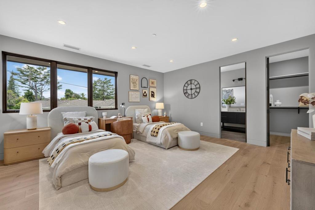 main property photo 81