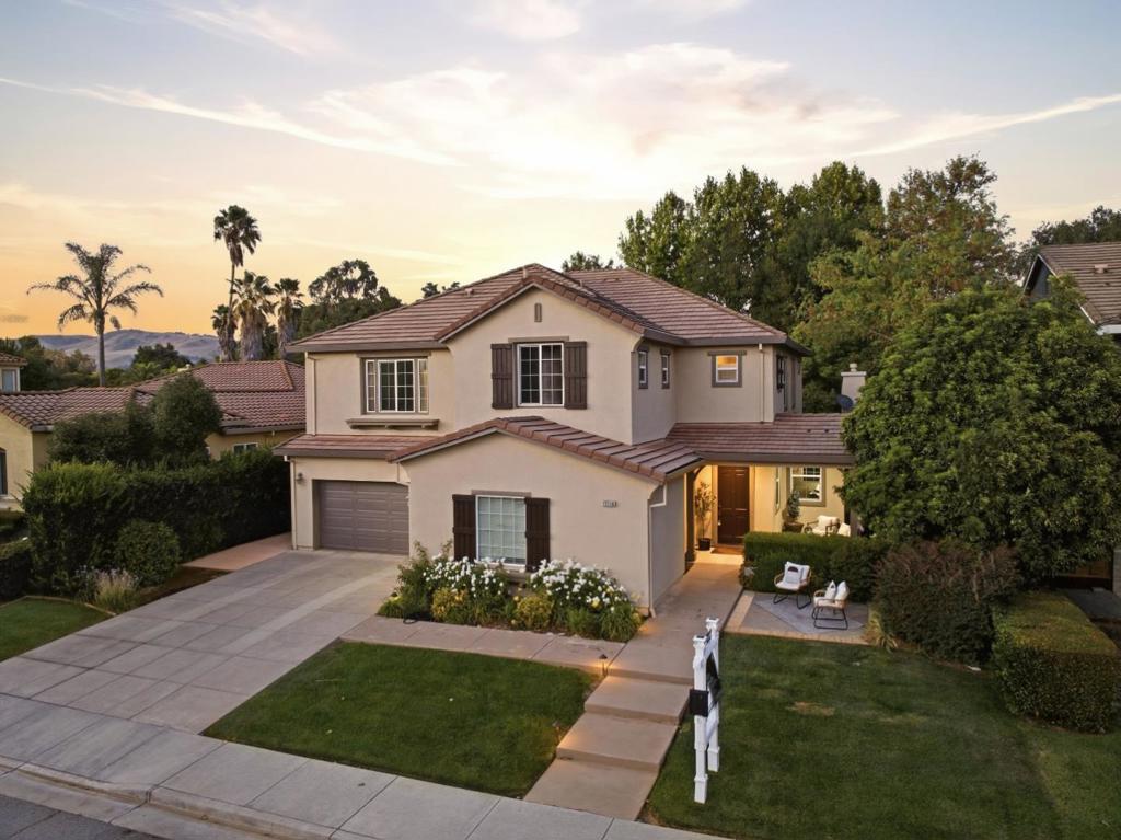 main property photo 74