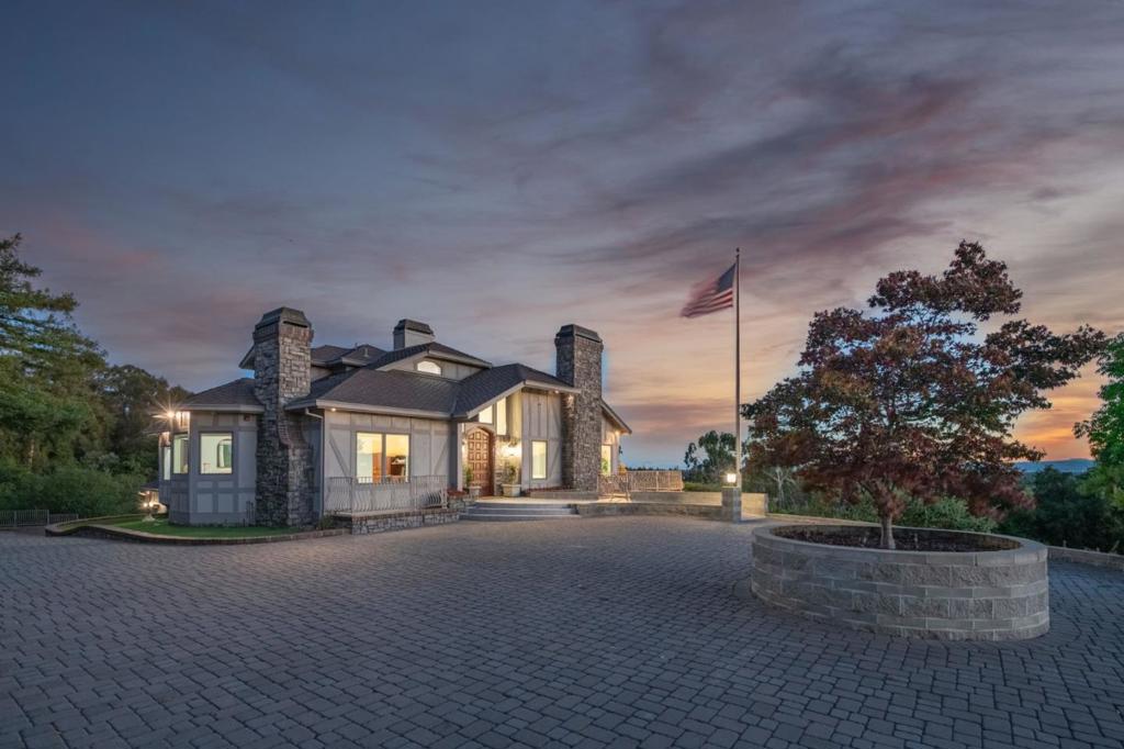 main property photo 8