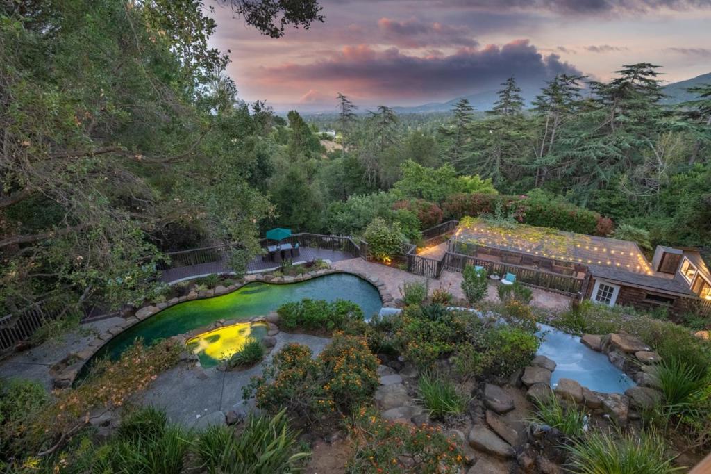 main property photo 41