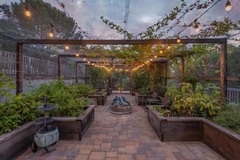 main property photo 47